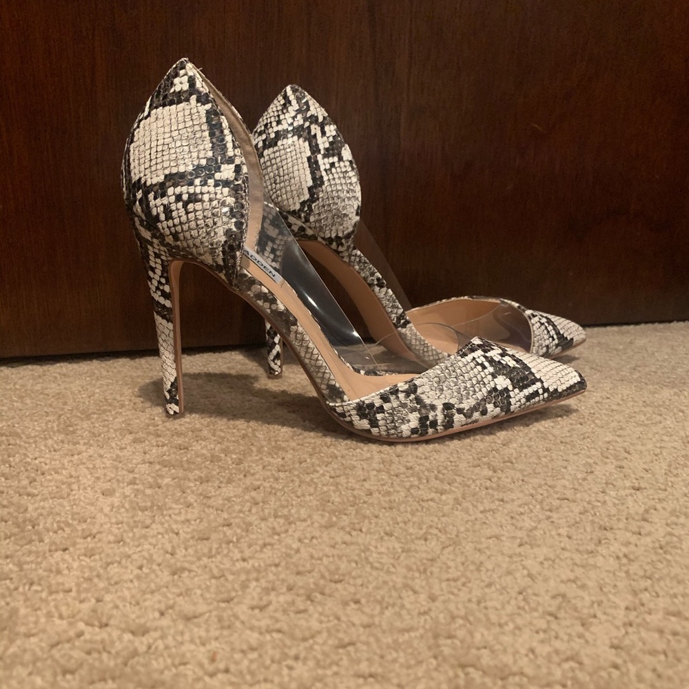 Steve Madden Snake Skin Pump/Heel